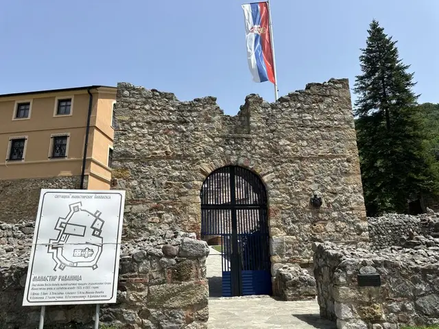 Car Lazar podigao ovu svetinju na nagovor kneginje Milice i za spas svoje duše: U manastiru Ravanica položene njegove mošti, a uz iskrenu molitvu dešavaju se čuda (foto)