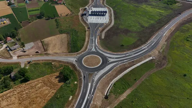 Veličanstvene slike iz srca Srbije: Ovako izgleda moderna deonica Moravskog koridora koja se u petak pušta u saobraćaj – put koji će spojiti preko pola miliona ljudi (foto)